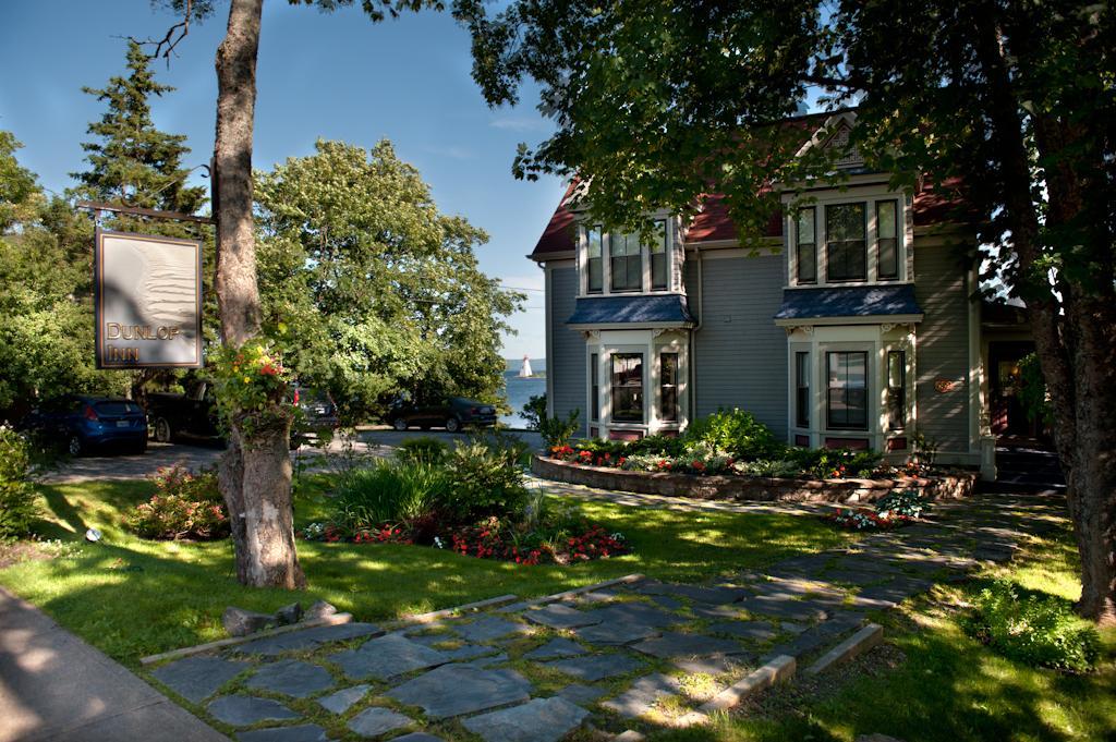Dunlop Inn Baddeck Inlet Exterior foto